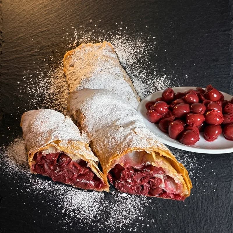 Plăcintă cu vișine